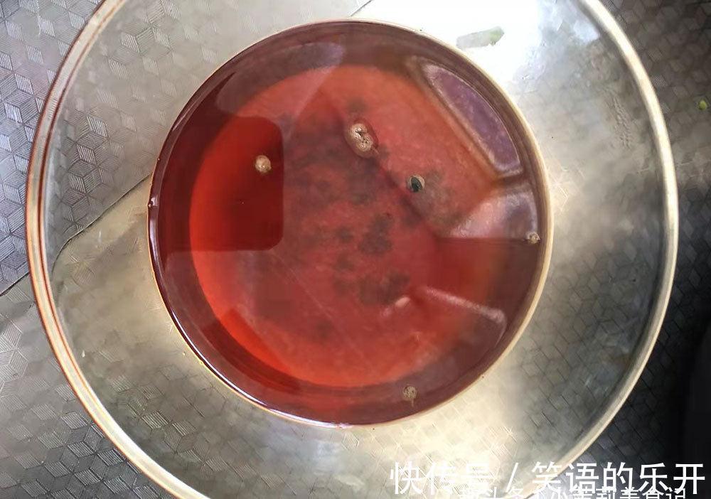 调羊肉馅很简单,牢记“2放2不放1窍门”,饺子鲜嫩无膻味,真香