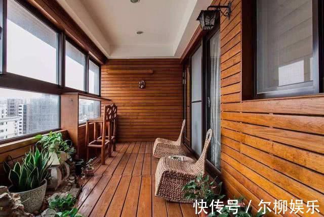 洗衣台|头一次见阳台这么装修,既可以晾衣服又能当景观台,感叹太聪明了