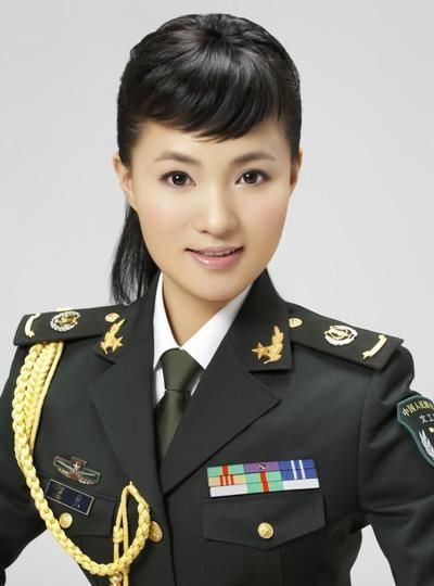 出众|歌唱家雷佳如何才气出众,秀外慧中,看看她的书法就知道了