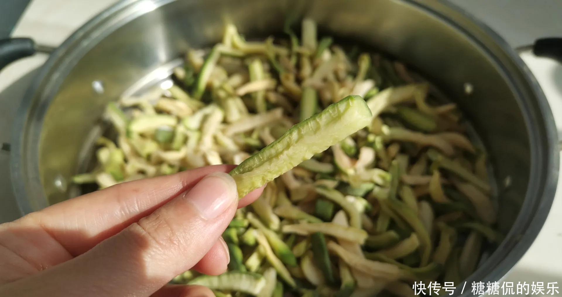 好吃|冬天农村家家必备的传统腌萝卜干,好吃开胃下饭,就爱一口