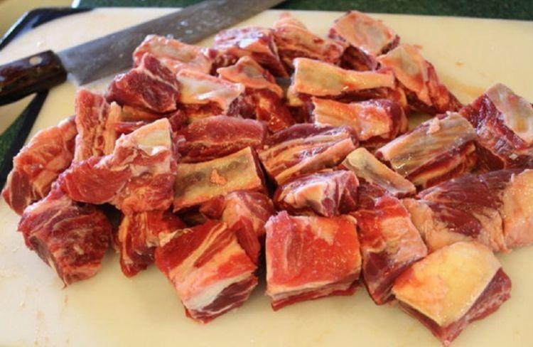 炖牛肉只会焯水，难怪不好吃！做好4个关键步骤，牛肉软烂香浓?