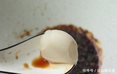 小葱|煮面条时，最忌开水下锅，大厨教你小妙招，面条筋道Q弾超好吃！