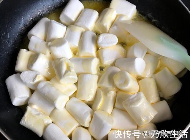零食|自制零食牛轧饼干,仅仅是多了一层糖心,饼干美味瞬间提升