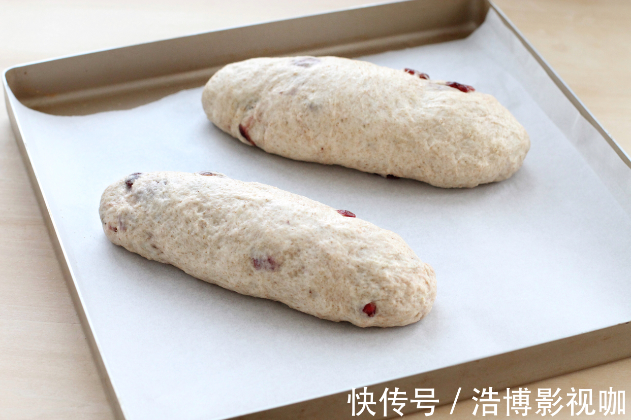 终于找到面包最省力的做法了，不用揉面、不加黄油，照样松软无比
