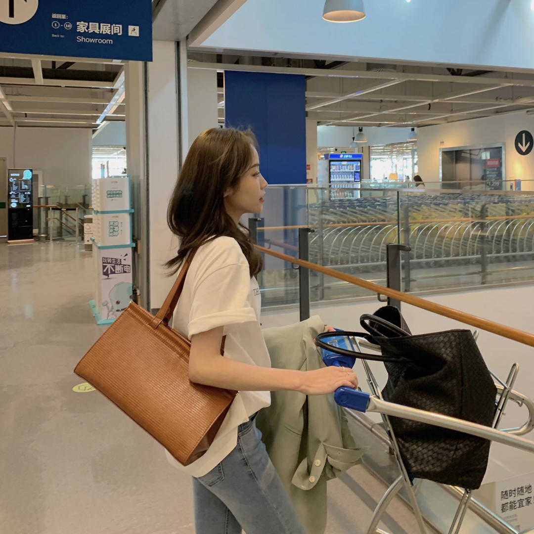 穿搭|穿来穿去,还是“裤子”更加百搭日常,这些搭配舒适又高级