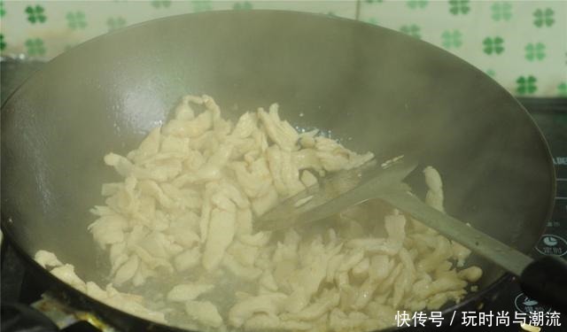 白酒最怕的“解药”就是它,每家每户都有,酒前吃不怕醉对肝很好