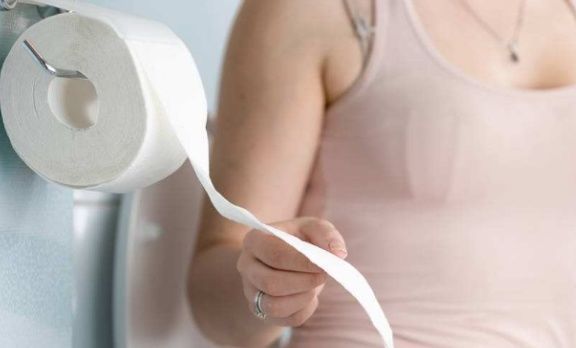 受孕|女人排卵期后7天左右,若上厕所时看见“一物”,可能成功受孕了