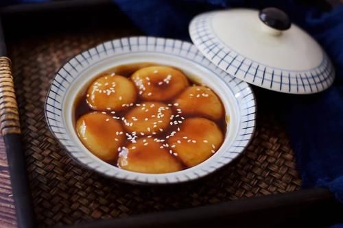 汤圆你还直接用水煮？3种原料4步搞定！补血暖胃新吃法，上桌秒扫光！