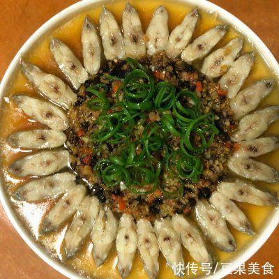 有了这盘年夜饭版蒜蓉豆豉蒸带鱼，米饭都要多煮几碗