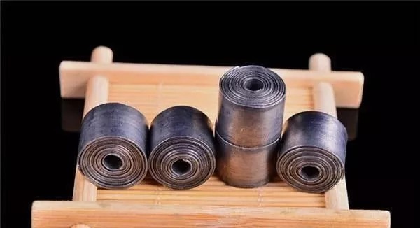 一直钓不到大鱼是有原因的,因为你不会用铅皮,赶紧学下正确用法