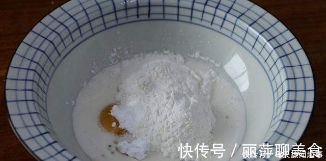 不用烤箱，不用电饭锅，这是用平底锅就能做的蛋糕卷，一次性成功