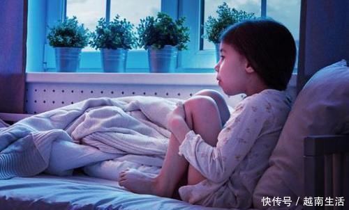 小琴|没有隐私的爱很可怕,妈妈半夜惊醒,竟是“10岁”孩子要“吃奶”