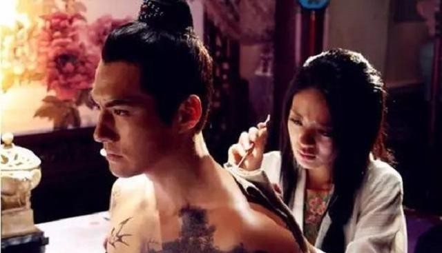 李师师|李师师真跟燕青走了?别糊涂了,看看卢俊义和李师师怎么评价燕青