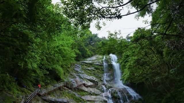 原生态|“最美原生态山乡”藏着两条瀑布，一条独一无二，一条落差超百米