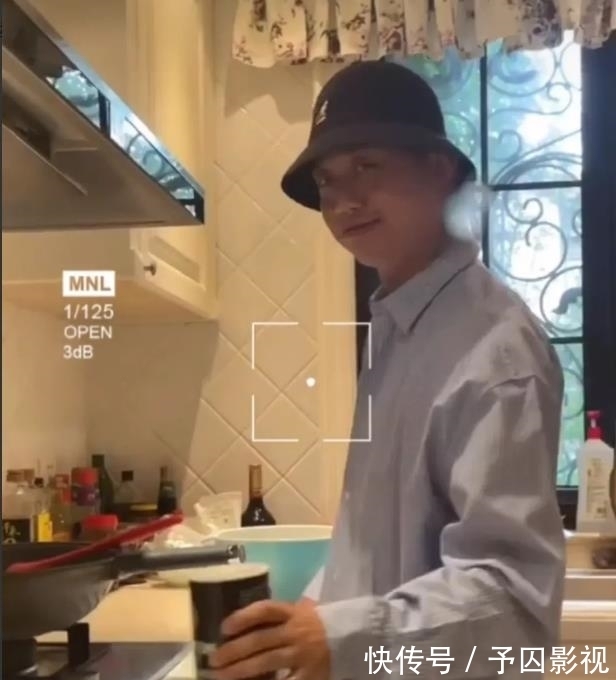 周延|男明星做飯被發現鍋里空蕩蕩,表現很敷衍連假裝炒菜也懶得假裝