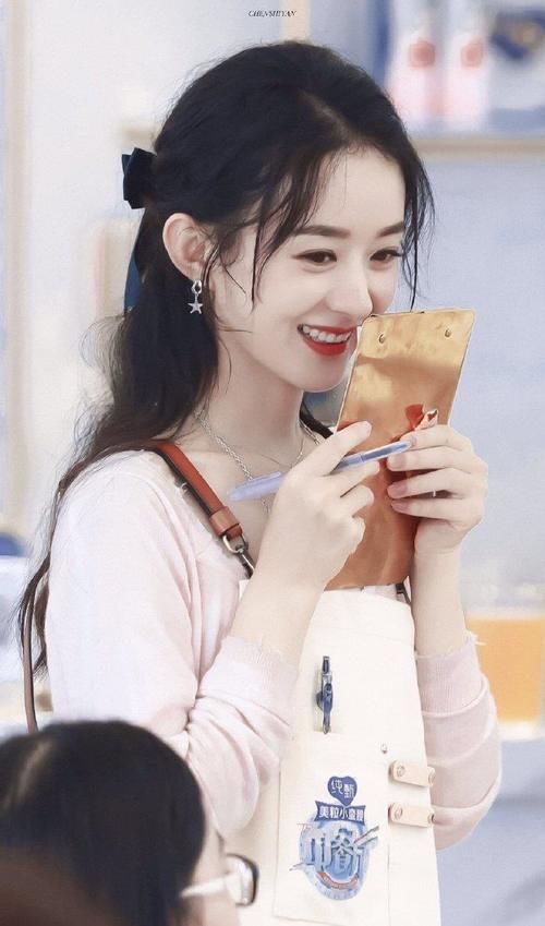 赵丽颖|赵丽颖二上中餐厅，粉丝为什么带头不乐意？