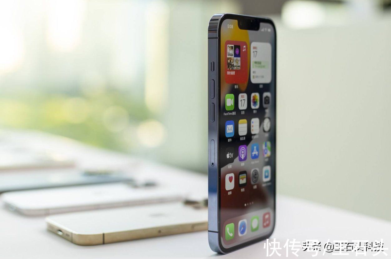 oppo|苹果主动出击，iPhone 13“一降再降”，库克的心思有两点