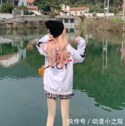 灯柱|杨清柠的腿究竟有多细?当她秀出美腿时,网友:堪比“漫画腿”!