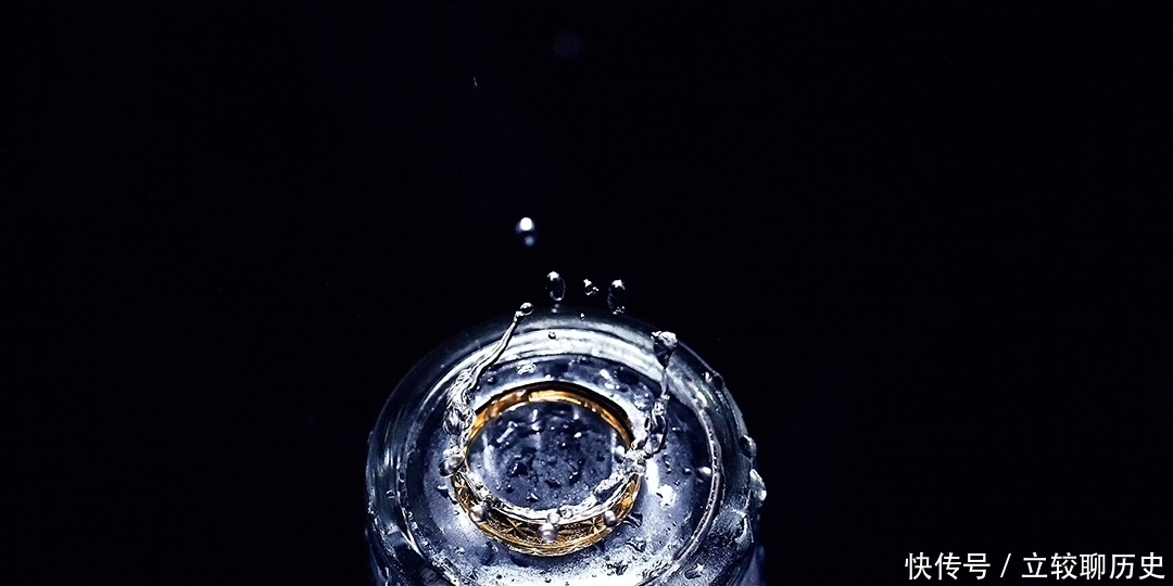 一滴水能承担多少东西?如果达到一定极限,水滴会爆炸吗?