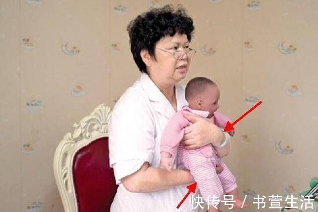 孩子|别这样抱孩子了,伤了宝宝脊柱你还不知道,附不同月份的正确抱法