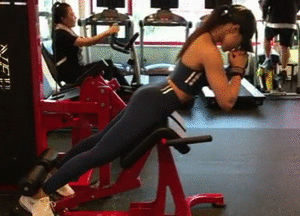 健身|32岁,儿子八岁,蜂腰翘臀,火了....