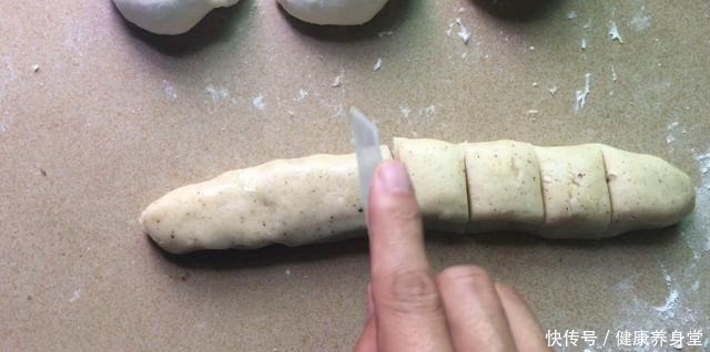 想吃椒盐油酥烧饼的不用买了,完整的做法,外酥里软,非常好吃!