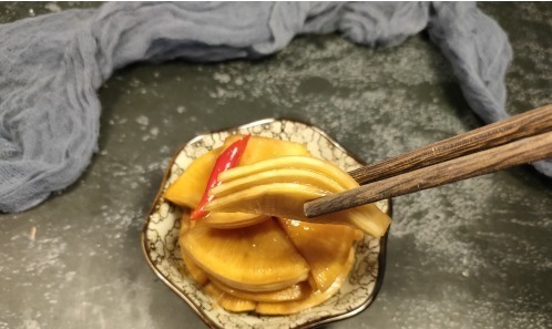 做法|五星级大酒店秘制腌萝卜做法,38元一份,酸甜微辣嘎嘣脆,学着做