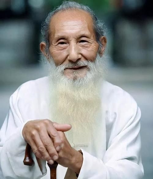  告诫|爷爷的告诫：酒局上，这3句话你要听不懂，饭就真白吃了