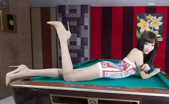 包臀裙 靓丽时尚包臀裙性感迷人,设计简洁大方充满女人气息,很有诱惑力