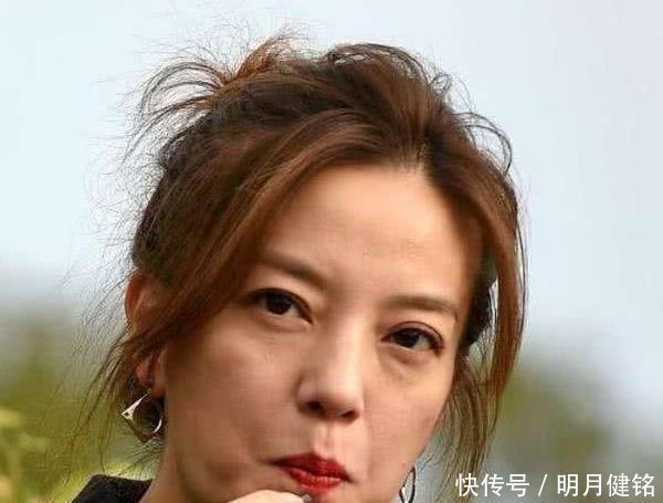 法令纹|被公认最显老的4种皮肤状态,化妆也很难遮盖,第1个我就中了