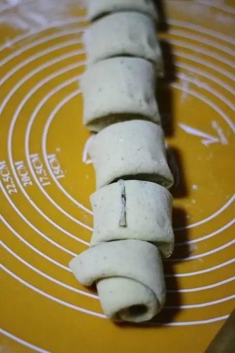 制作松软可口的花卷，掌握小窍门，其实很简单！！