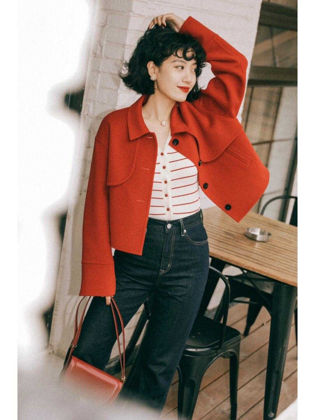 浪漫 牛仔裤真的很浪漫!用它搭配这四类上衣,完全不会暴露身材瑕疵