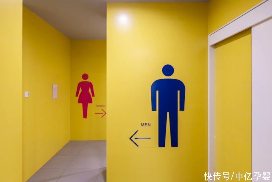 宝宝|妈妈带「男童进女厕」引热议，宝宝在外内急怎么办？