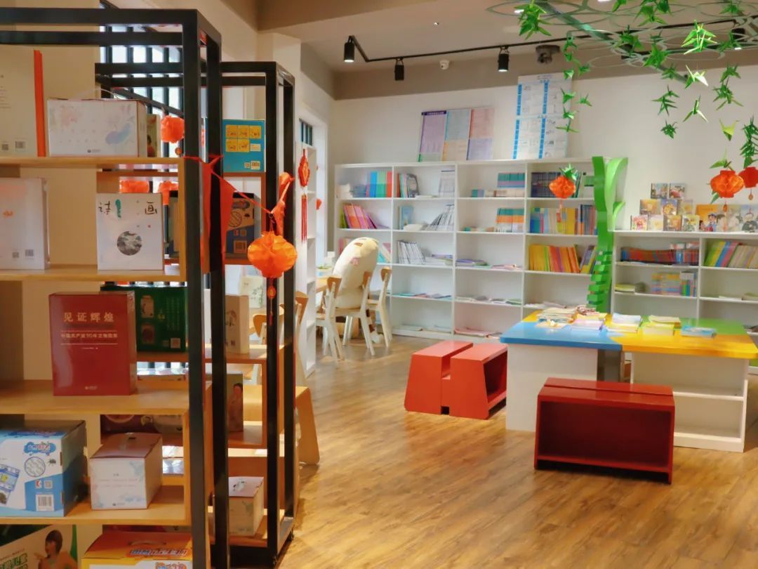 小书店!独具特色的衡复小书店,适合静心求知的你