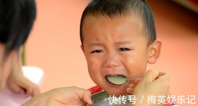 鸡内金|孩子积食严重不长个?提醒:3种食材泡水喝,养胃健脾,长高个