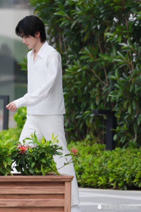 宋亚轩|《萌探》新路透，杨紫蒋欣笑哈哈，黄子韬白衬衫像学长，宋亚轩李汶翰似王子