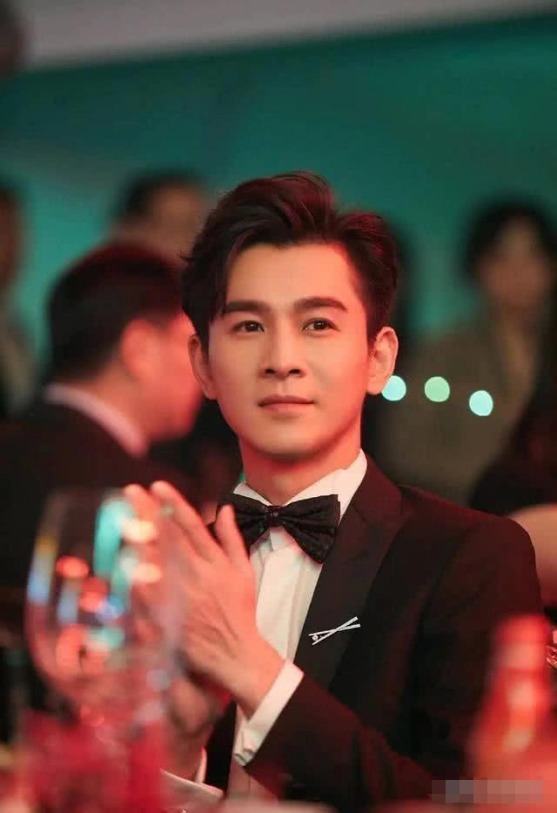 有种“扎心”叫儿子比爸爸还帅,乔振宇儿子上榜,帅成“漫画脸”