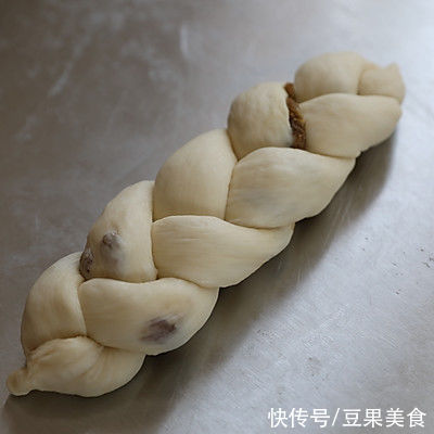 从来没想过葡萄干辫子面包还能这么做