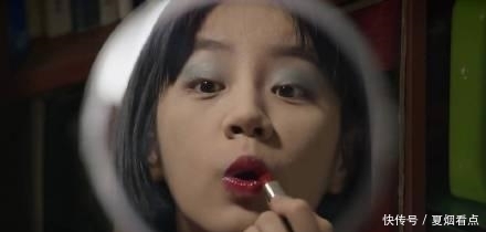 化完妆对着镜子的你是一种什么感觉?