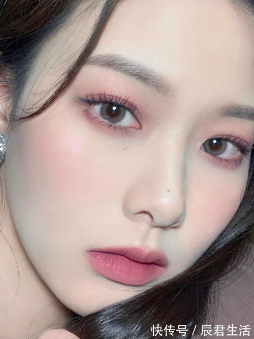 葡萄妆|热巴刘雯都爱上的“冰透葡萄妆”,简直又仙又欲,还特别容易上手