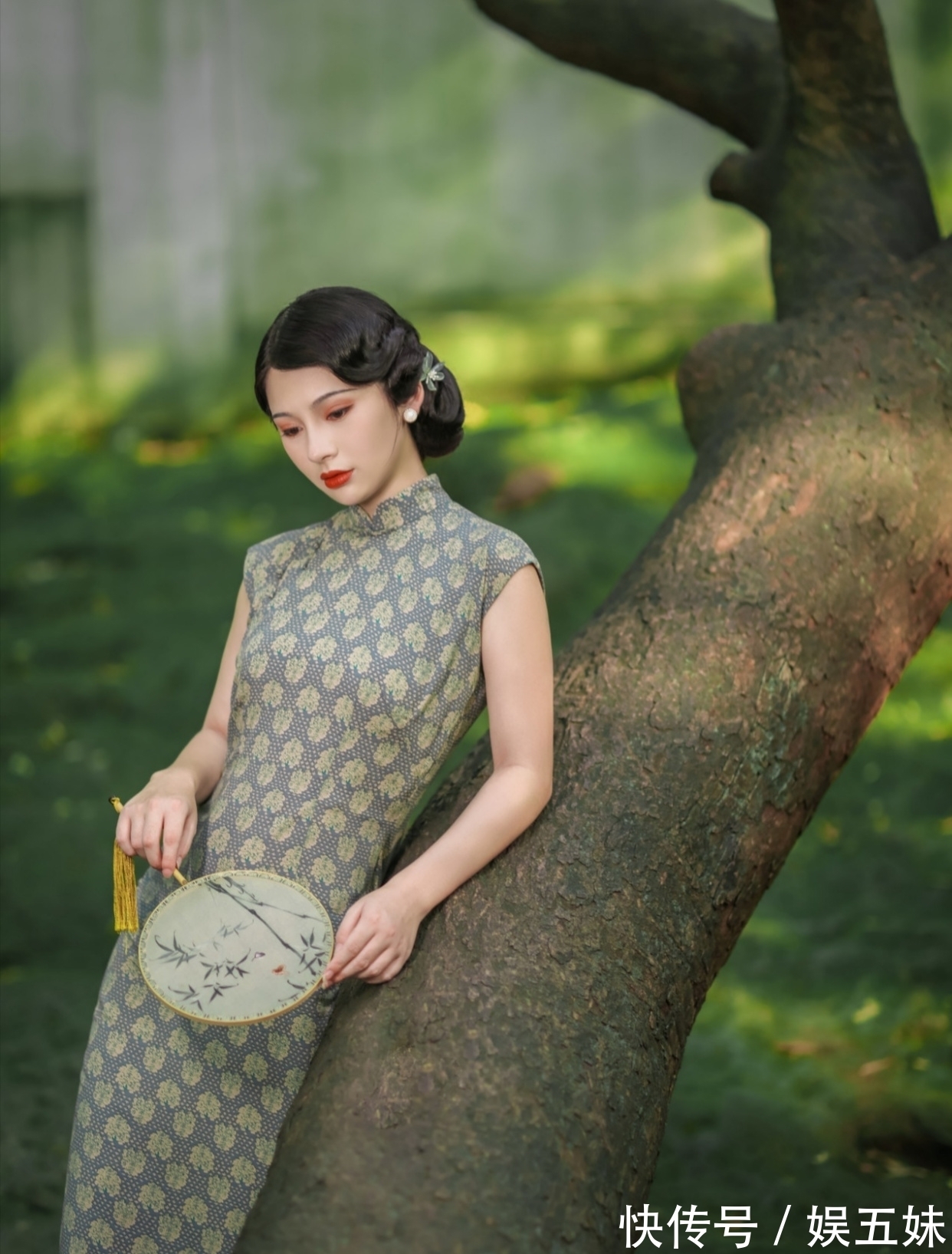 lt@诗·十首丨燕低杨絮熏风晚,一点红榴笑绿枝