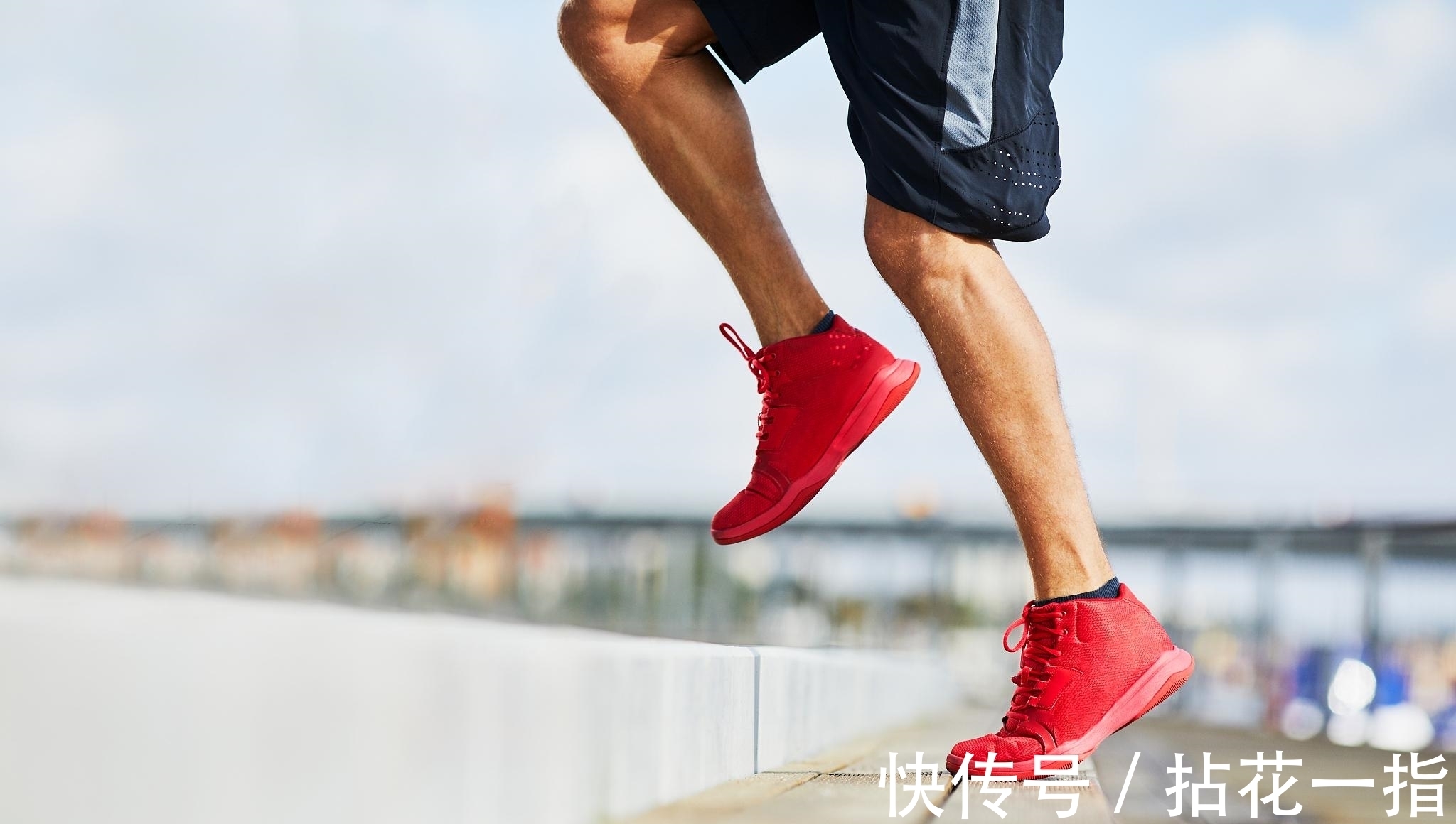 双脚|三项可以在家进行的 AMRAP 锻炼,减肥从来都很简单!