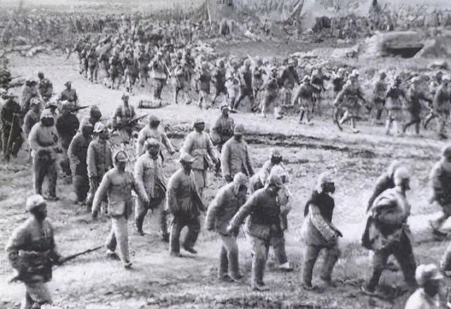 他时|军长上任,副军长迎接他时愣住了:你不是我当年俘虏的小兵吗?