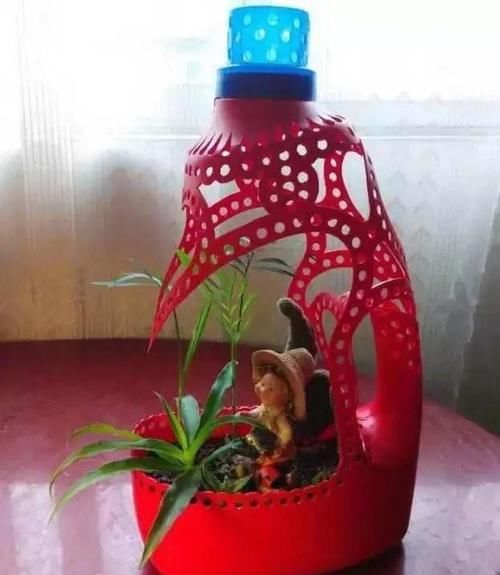 洗衣液桶怎样做花盆?
