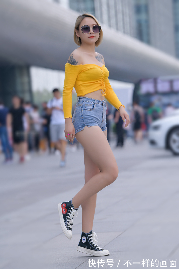微胖身材 “高级”的微胖身材,搭配靓丽的“高级色”,日常穿搭高级有品味