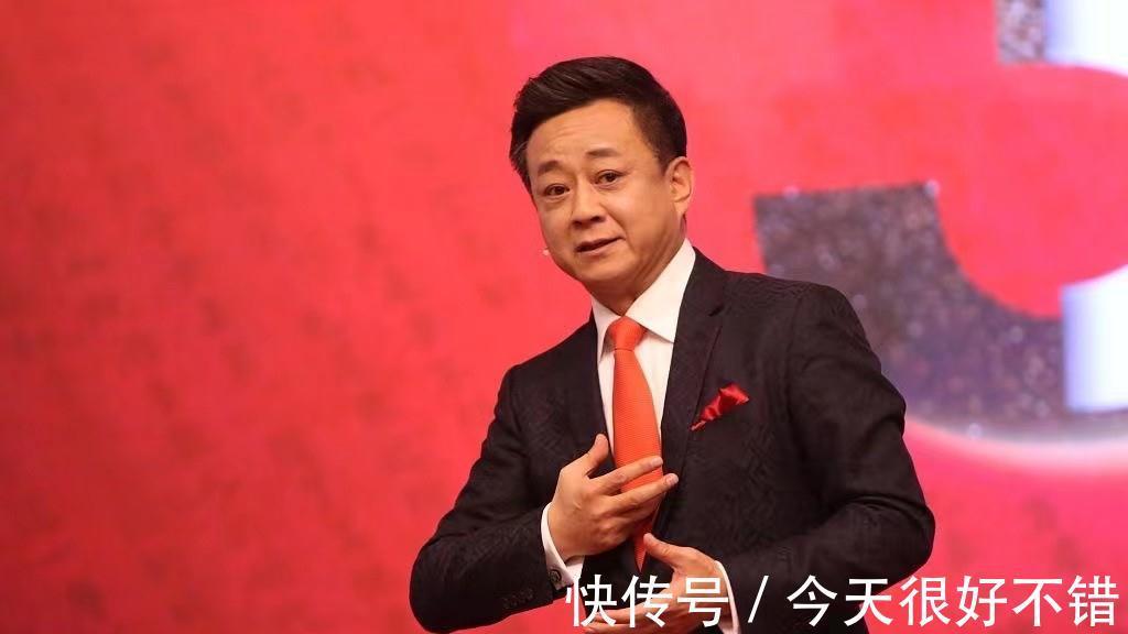 朱軍,終于在央視復(fù)出了,57歲精神煥發(fā)精神飽滿