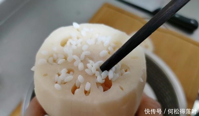  软糯香甜的红糖糯米藕，简单好做，年夜饭来一盘，甜甜蜜蜜过新年