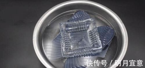 拖鞋|拖鞋穿久了污垢不好洗?一个简单的方法,洗完的拖鞋立马焕然一新