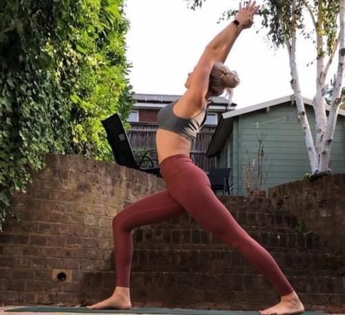 节奏|生活节奏不宜过快，早上出门前不如练练瑜伽，舒缓全身，清醒头脑