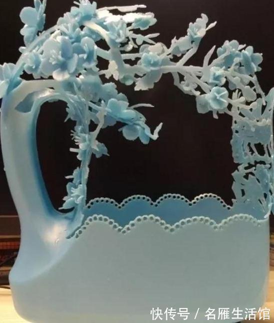 洗衣液用完了,空桶不要丢,咔嚓剪一剪,秒变漂亮大花盆